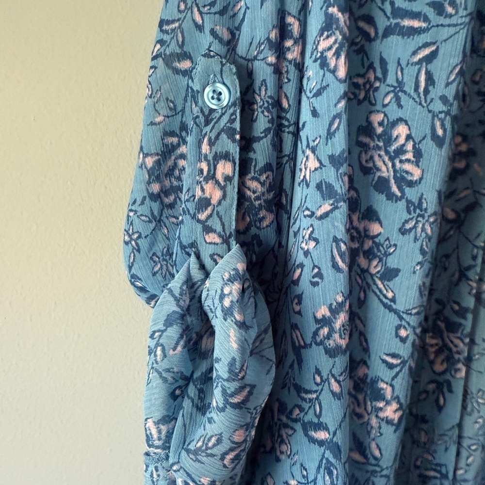 KUT from the Kloth‎ Blue Floral Button Front Roll Tab Sleeve Blouse Top Size L - Picture 3 of 7